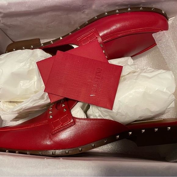 NWT and original box Valentino Garavani mules. Size: EU 39. - Picture 4 of 7